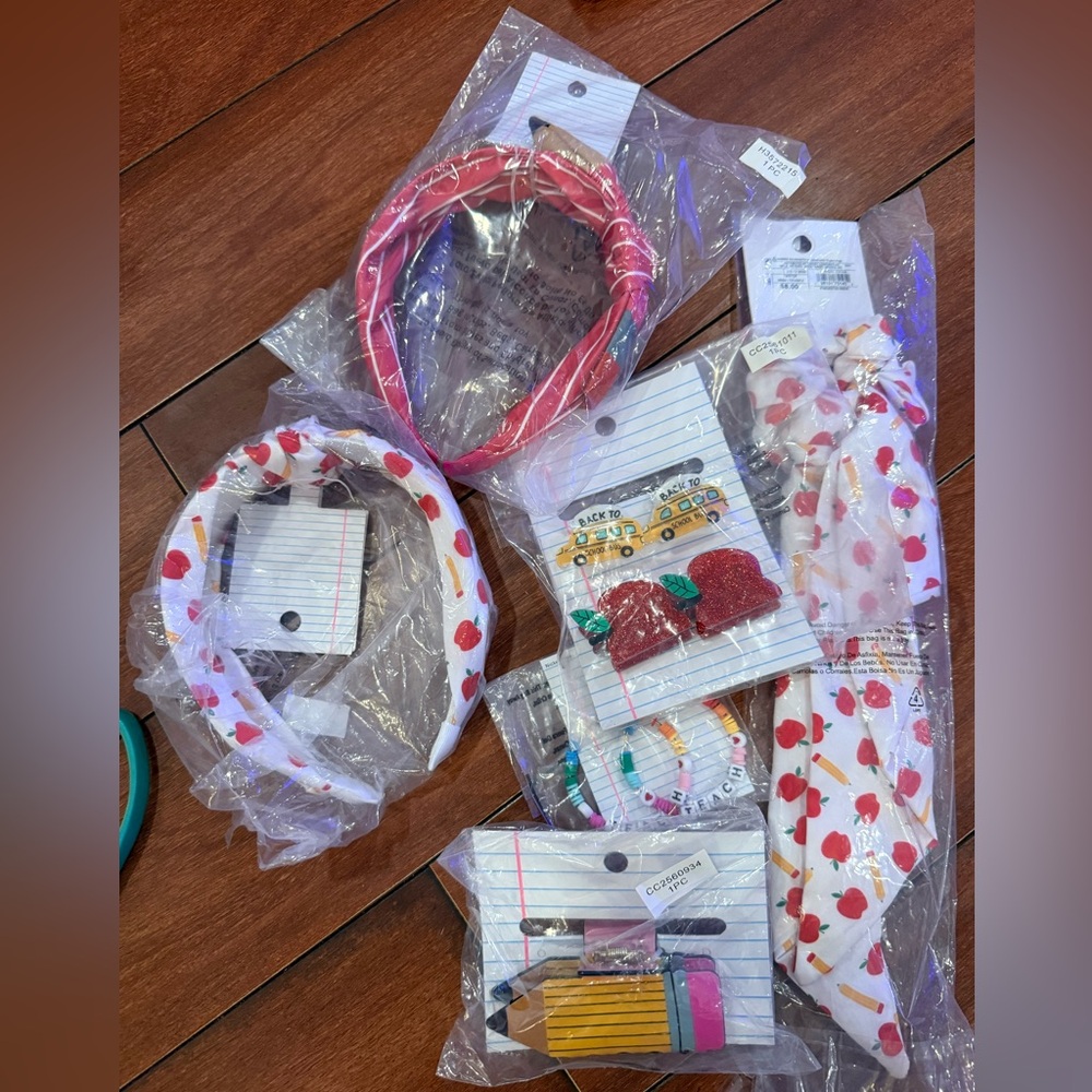 BUNDLE OF TEACHER ACCESSORIES- 6pcs ALL NEW!